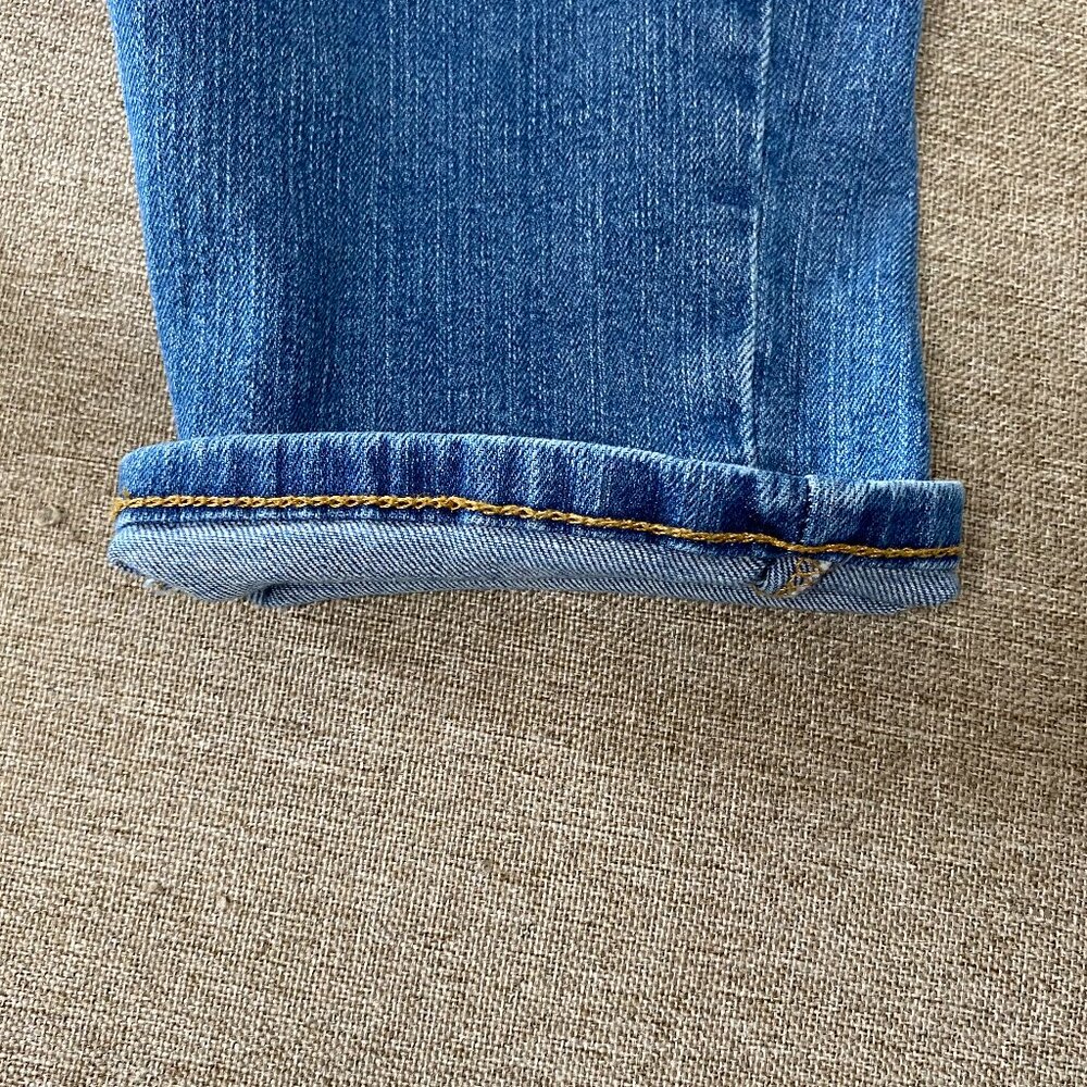 Banana Republic PETITE Curvy Girlfriend Denim Jeans Women's 6P Blue Distressed - Picture 9 of 14